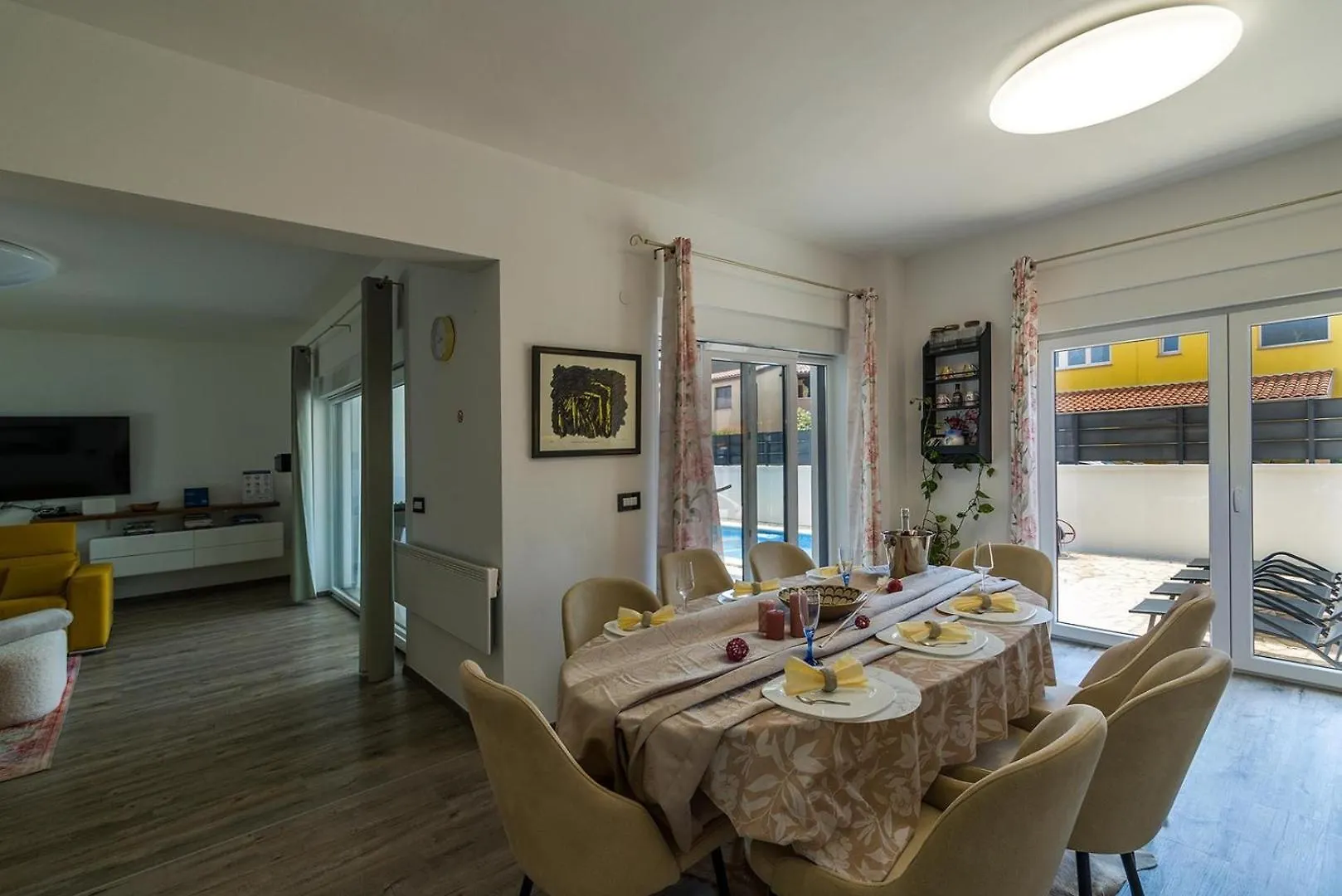 פולה Villa Sunce 0*,